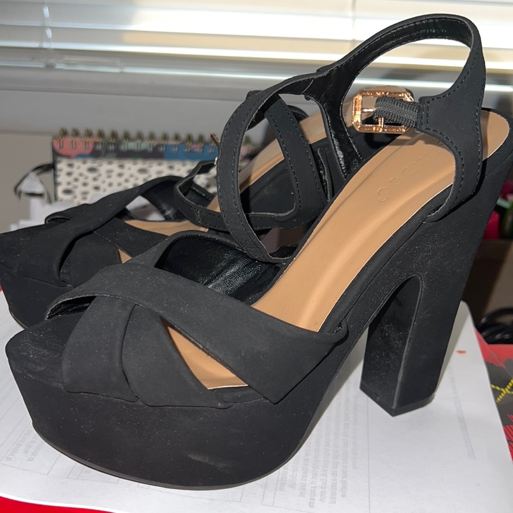 Black suede heels size 7